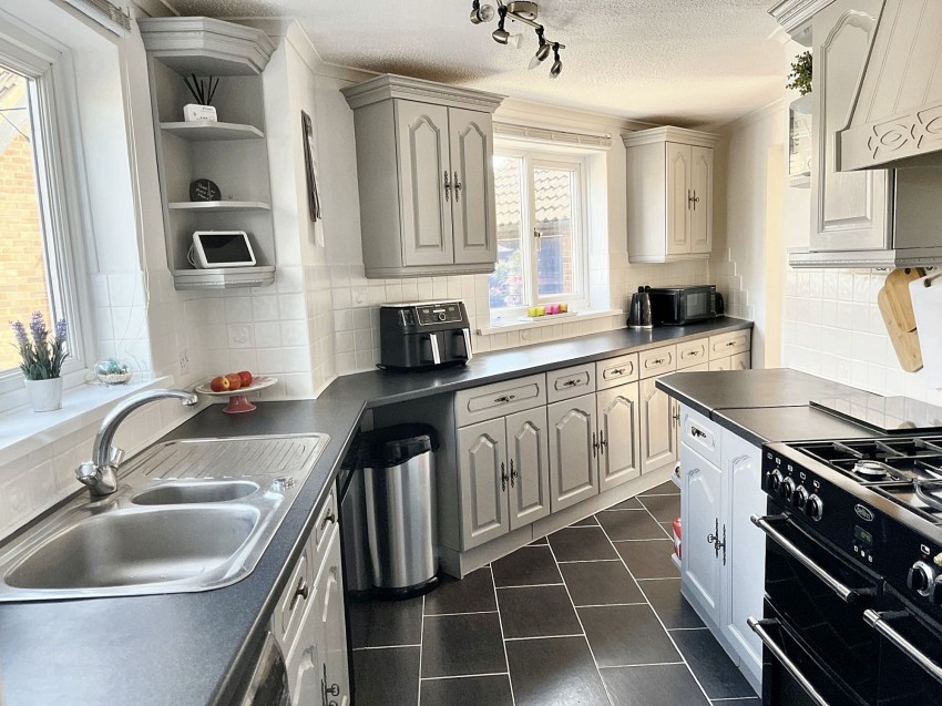 Images for Limes Road, Hardwick, CB23 EAID:4037033056 BID:e9c2a2d5-4edb-4404-af16-967a1de68210