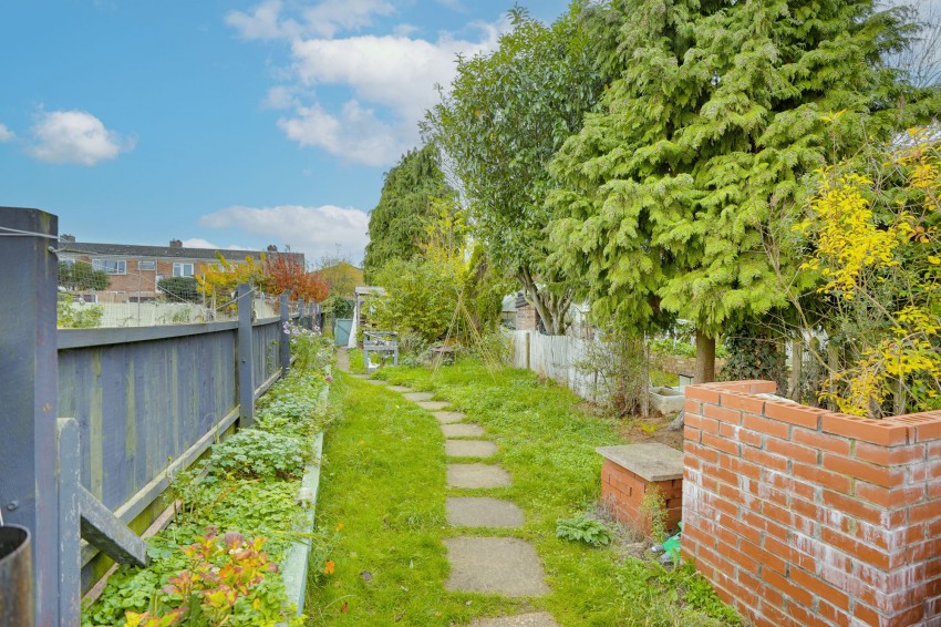 Images for Exning Road, Newmarket, CB8 EAID:4037033056 BID:e22d2fe2-cd8a-4ee5-877e-aff44adbf8aa