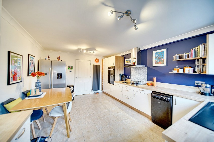 Images for High Street, Burwell, CB25 EAID:4037033056 BID:e22d2fe2-cd8a-4ee5-877e-aff44adbf8aa