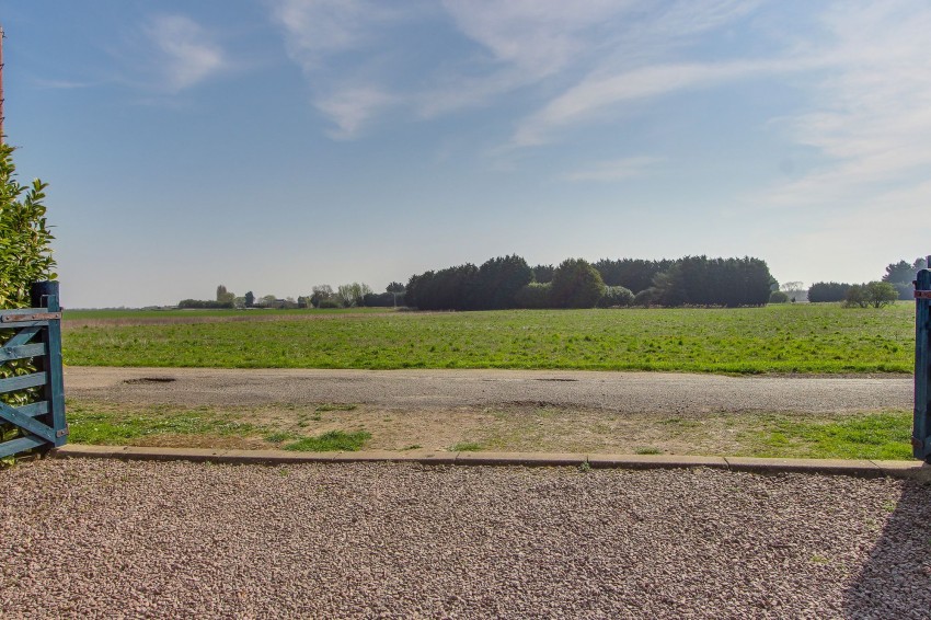 Images for Elloe Bank, Gorefield, PE13 EAID:4037033056 BID:1d497ef6-e698-4427-833a-3b42529ac059