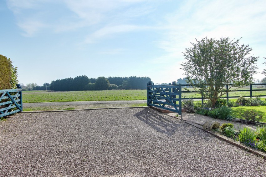 Images for Elloe Bank, Gorefield, PE13 EAID:4037033056 BID:1d497ef6-e698-4427-833a-3b42529ac059