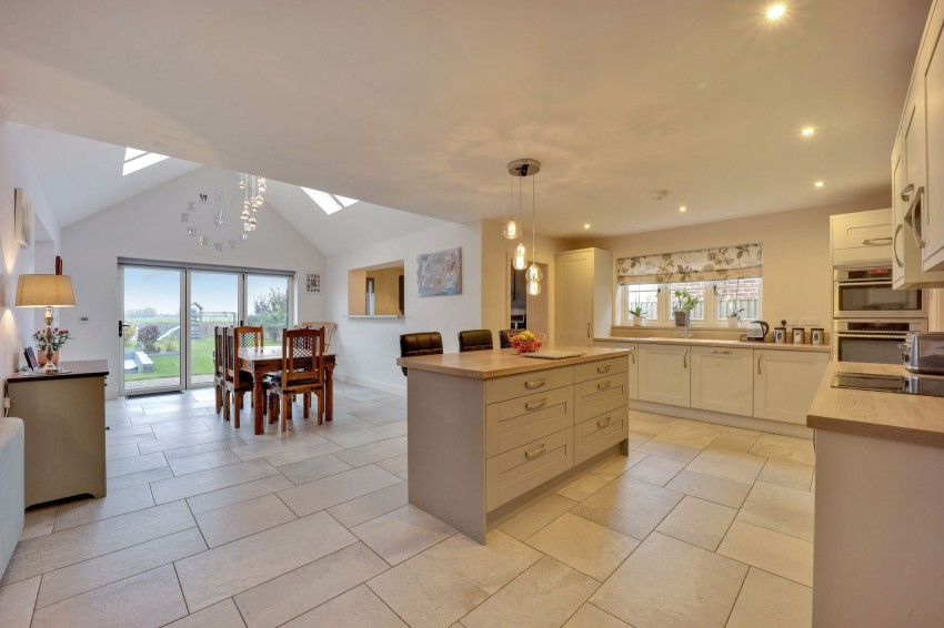 Images for Hall Road, Walpole Highway, PE14 EAID:4037033056 BID:1d497ef6-e698-4427-833a-3b42529ac059