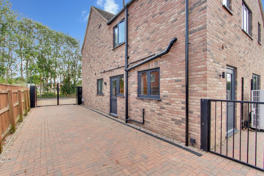 Images for Bambers Lane, Emneth, PE14 EAID:4037033056 BID:1d497ef6-e698-4427-833a-3b42529ac059