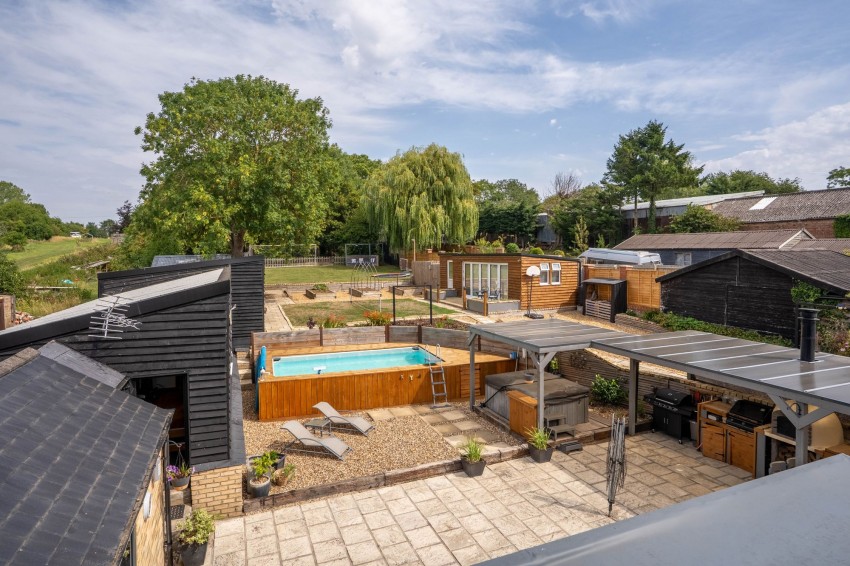 Images for Hillrow, Haddenham, CB6 EAID:4037033056 BID:e9c2a2d5-4edb-4404-af16-967a1de68210