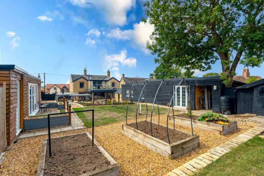 Images for Hillrow, Haddenham, CB6 EAID:4037033056 BID:e9c2a2d5-4edb-4404-af16-967a1de68210