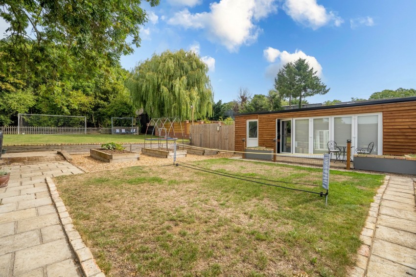 Images for Hillrow, Haddenham, CB6 EAID:4037033056 BID:e9c2a2d5-4edb-4404-af16-967a1de68210