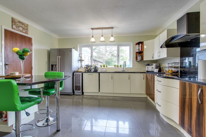 Images for 38 Church Road, Emneth, PE14 EAID:4037033056 BID:1d497ef6-e698-4427-833a-3b42529ac059