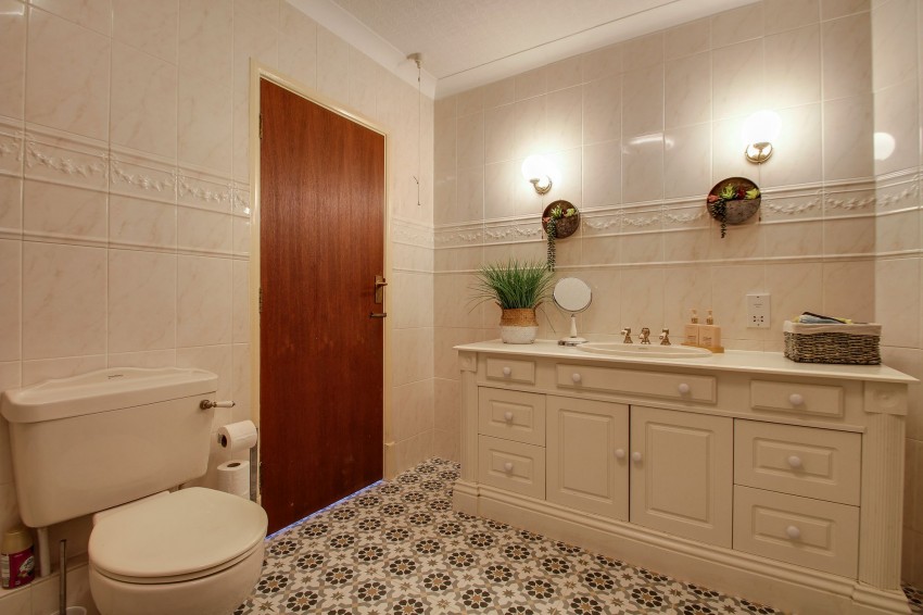 Images for 38 Church Road, Emneth, PE14 EAID:4037033056 BID:1d497ef6-e698-4427-833a-3b42529ac059