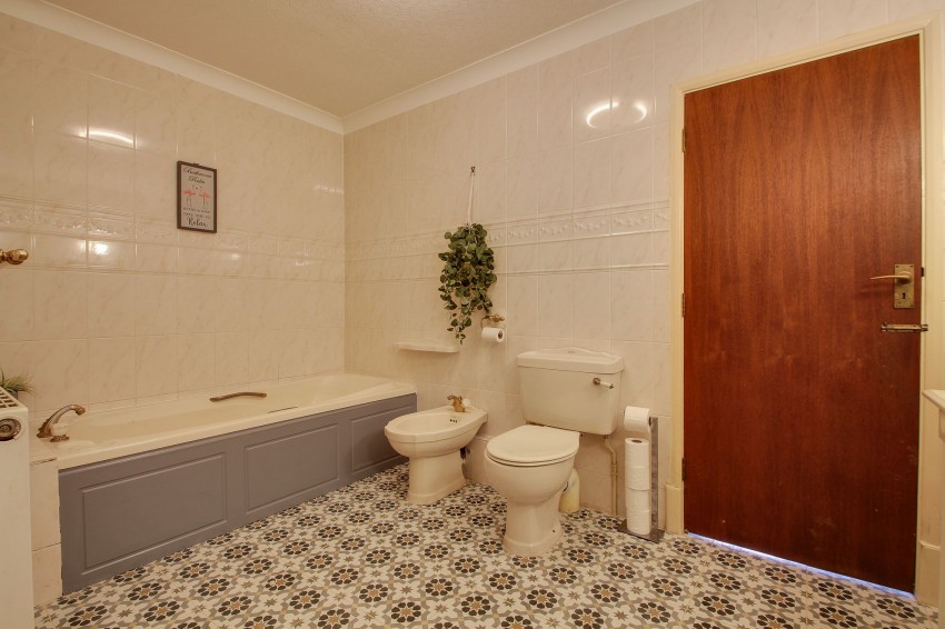 Images for 38 Church Road, Emneth, PE14 EAID:4037033056 BID:1d497ef6-e698-4427-833a-3b42529ac059