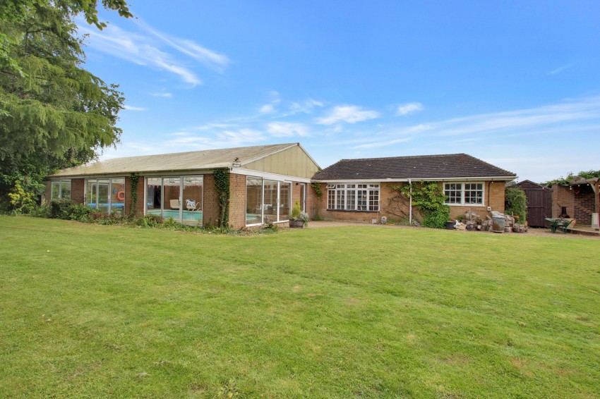 Images for 38 Church Road, Emneth, PE14 EAID:4037033056 BID:1d497ef6-e698-4427-833a-3b42529ac059