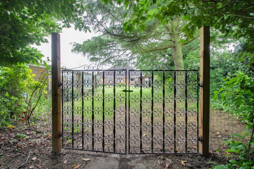 Images for 38 Church Road, Emneth, PE14 EAID:4037033056 BID:1d497ef6-e698-4427-833a-3b42529ac059