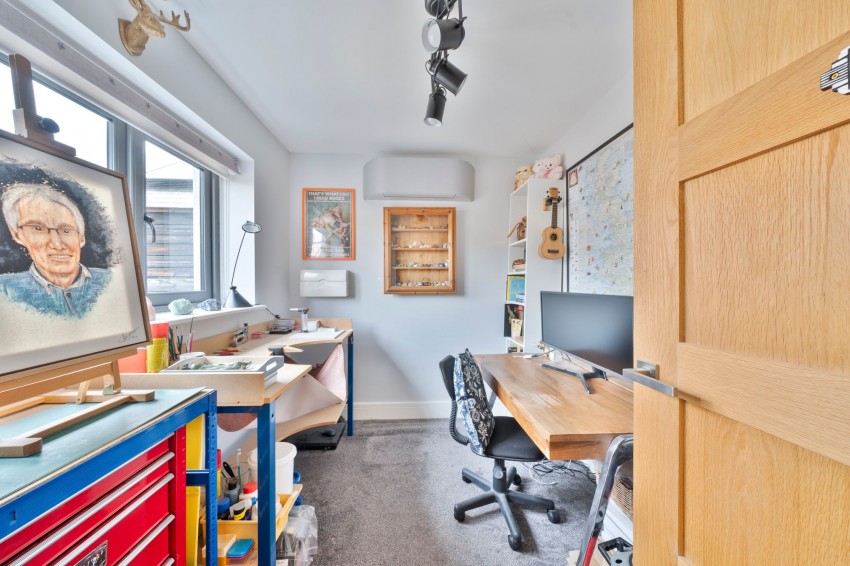Images for Histon Road, Cottenham, CB24 EAID:4037033056 BID:e9c2a2d5-4edb-4404-af16-967a1de68210