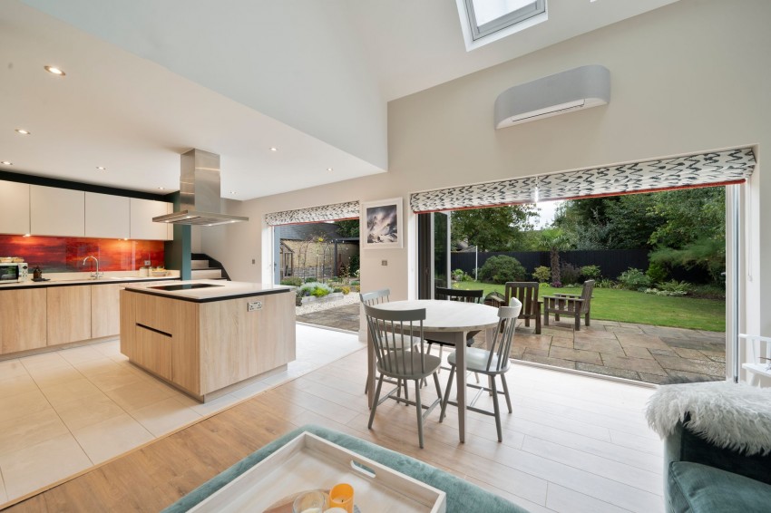 Images for Histon Road, Cottenham, CB24 EAID:4037033056 BID:e9c2a2d5-4edb-4404-af16-967a1de68210