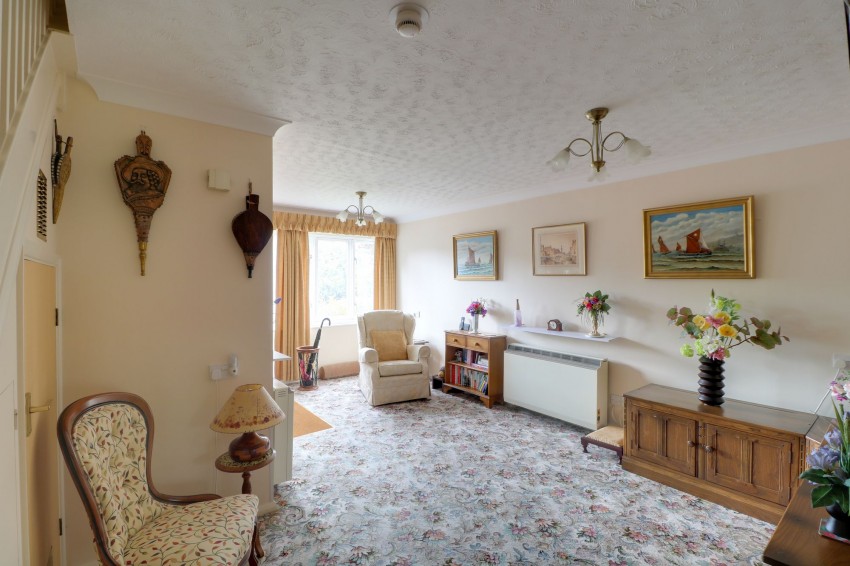 Images for Ash Grove, Burwell, CB25 EAID:4037033056 BID:e22d2fe2-cd8a-4ee5-877e-aff44adbf8aa