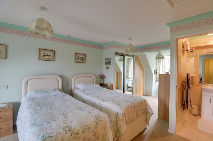 Images for Ash Grove, Burwell, CB25 EAID:4037033056 BID:e22d2fe2-cd8a-4ee5-877e-aff44adbf8aa