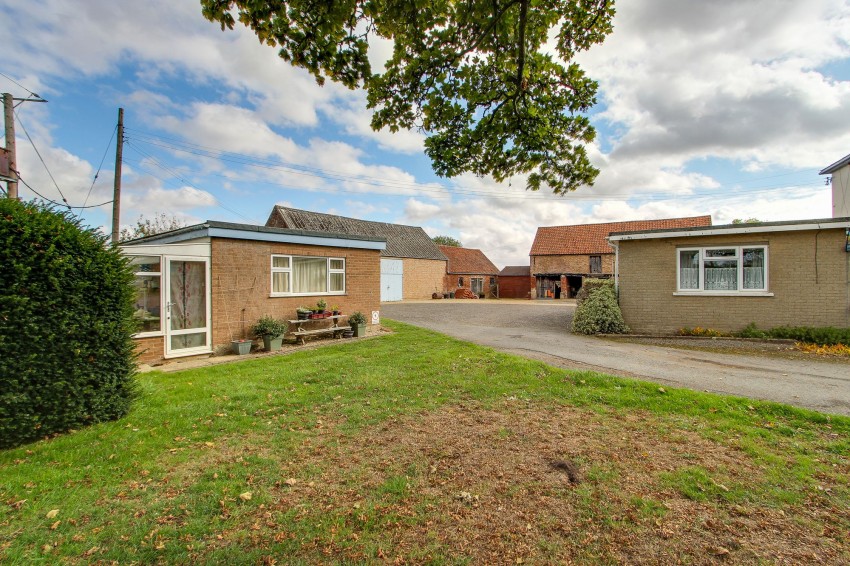 Images for Salts Road, West Walton, PE14 EAID:4037033056 BID:1d497ef6-e698-4427-833a-3b42529ac059