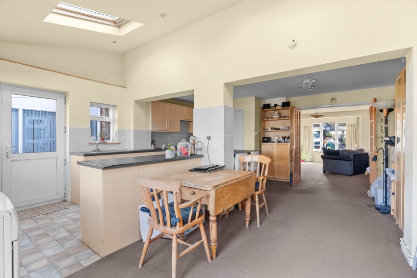Images for Hollybush Way, Linton, CB21 EAID:4037033056 BID:2f5b1148-b901-4d34-9e72-64b6a96df570