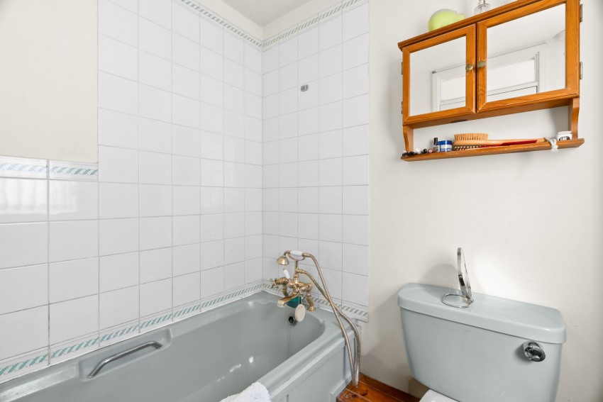 Images for Hollybush Way, Linton, CB21 EAID:4037033056 BID:2f5b1148-b901-4d34-9e72-64b6a96df570