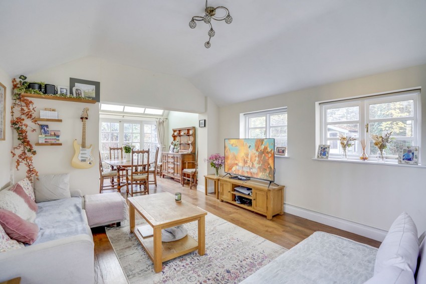 Images for London Road, Six Mile Bottom, CB8 EAID:4037033056 BID:e22d2fe2-cd8a-4ee5-877e-aff44adbf8aa