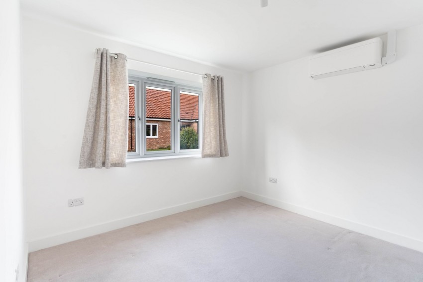 Images for Webb Close, Hardwick, CB23 EAID:4037033056 BID:e9c2a2d5-4edb-4404-af16-967a1de68210