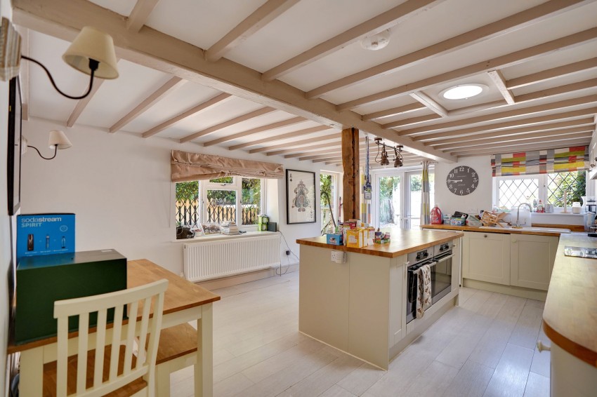 Images for Bury Road, Kentford, CB8 EAID:4037033056 BID:e22d2fe2-cd8a-4ee5-877e-aff44adbf8aa