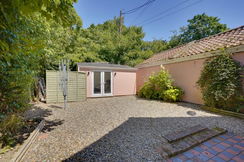 Images for Bury Road, Kentford, CB8 EAID:4037033056 BID:e22d2fe2-cd8a-4ee5-877e-aff44adbf8aa