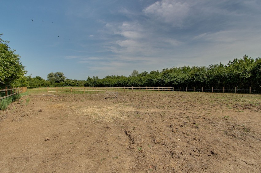 Images for Outwell Road, Emneth, PE14 EAID:4037033056 BID:1d497ef6-e698-4427-833a-3b42529ac059