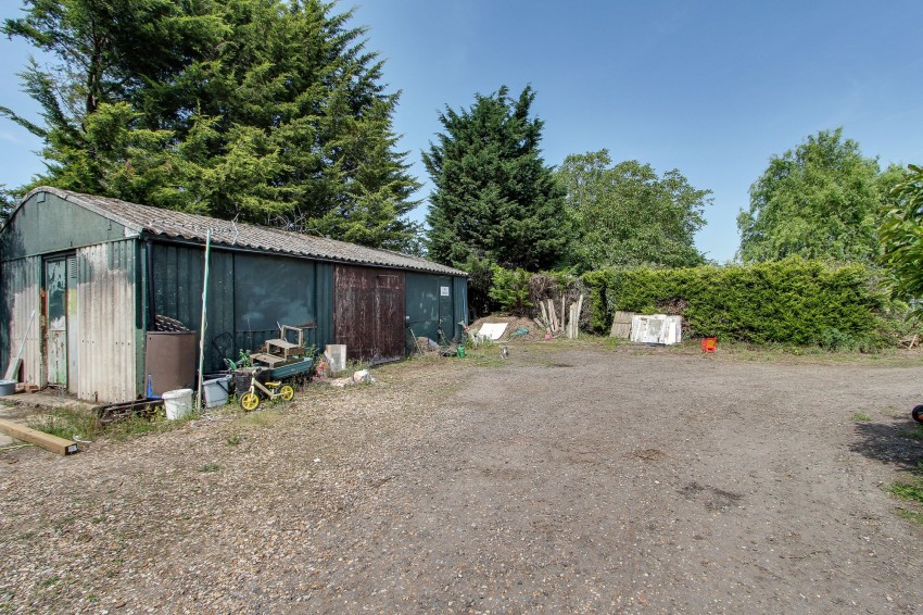 Images for Outwell Road, Emneth, PE14 EAID:4037033056 BID:1d497ef6-e698-4427-833a-3b42529ac059