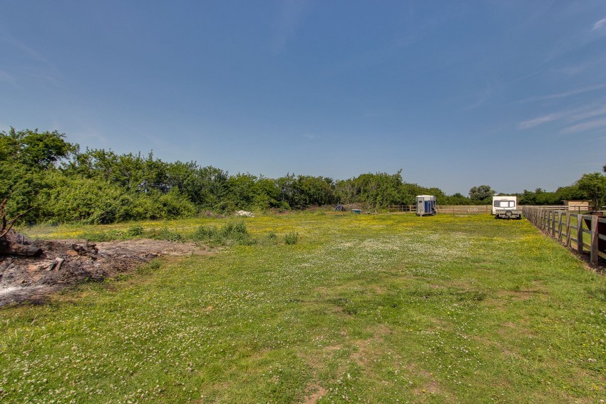 Images for Outwell Road, Emneth, PE14 EAID:4037033056 BID:1d497ef6-e698-4427-833a-3b42529ac059