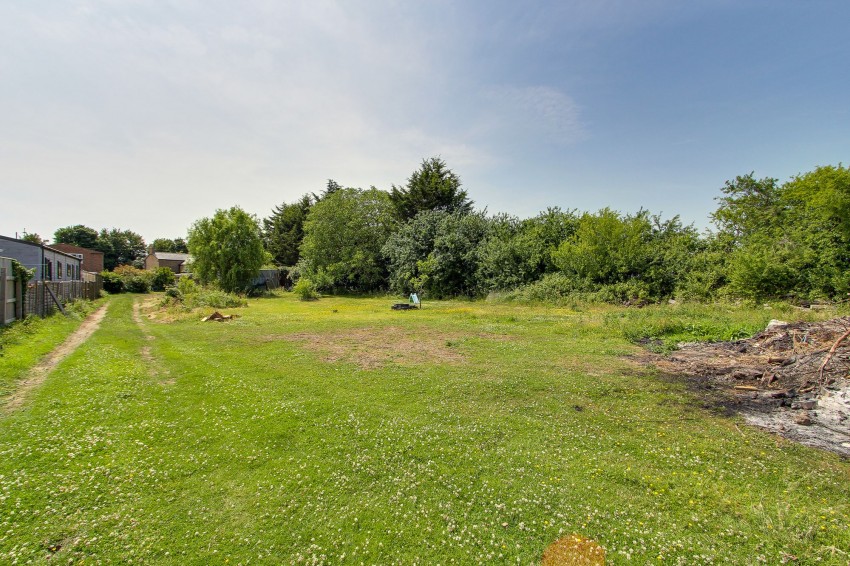 Images for Outwell Road, Emneth, PE14 EAID:4037033056 BID:1d497ef6-e698-4427-833a-3b42529ac059