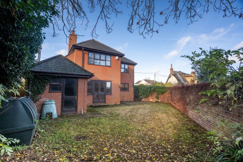 Images for High Street, Castle Camps, CB21 EAID:4037033056 BID:2f5b1148-b901-4d34-9e72-64b6a96df570