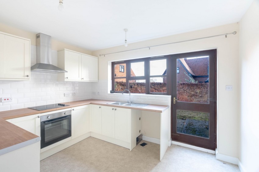 Images for High Street, Castle Camps, CB21 EAID:4037033056 BID:2f5b1148-b901-4d34-9e72-64b6a96df570