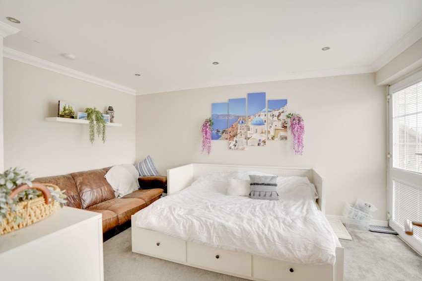 Images for St. Johns Avenue, Newmarket, CB8 EAID:4037033056 BID:e22d2fe2-cd8a-4ee5-877e-aff44adbf8aa
