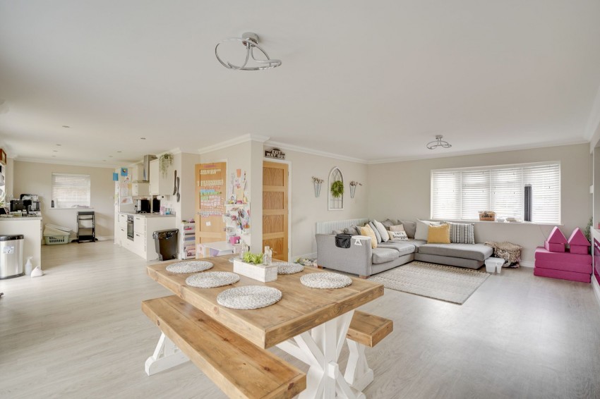 Images for St. Johns Avenue, Newmarket, CB8 EAID:4037033056 BID:e22d2fe2-cd8a-4ee5-877e-aff44adbf8aa