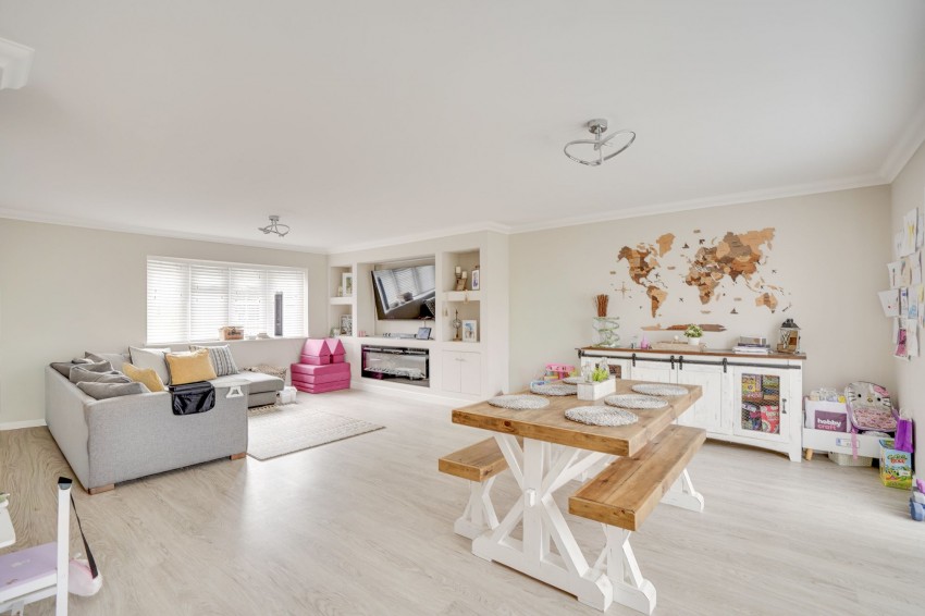Images for St. Johns Avenue, Newmarket, CB8 EAID:4037033056 BID:e22d2fe2-cd8a-4ee5-877e-aff44adbf8aa