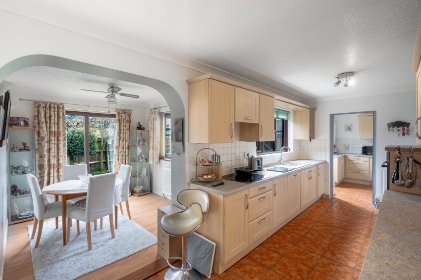 Images for Barns Close, Over, CB24 EAID:4037033056 BID:e9c2a2d5-4edb-4404-af16-967a1de68210
