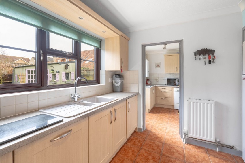 Images for Barns Close, Over, CB24 EAID:4037033056 BID:e9c2a2d5-4edb-4404-af16-967a1de68210