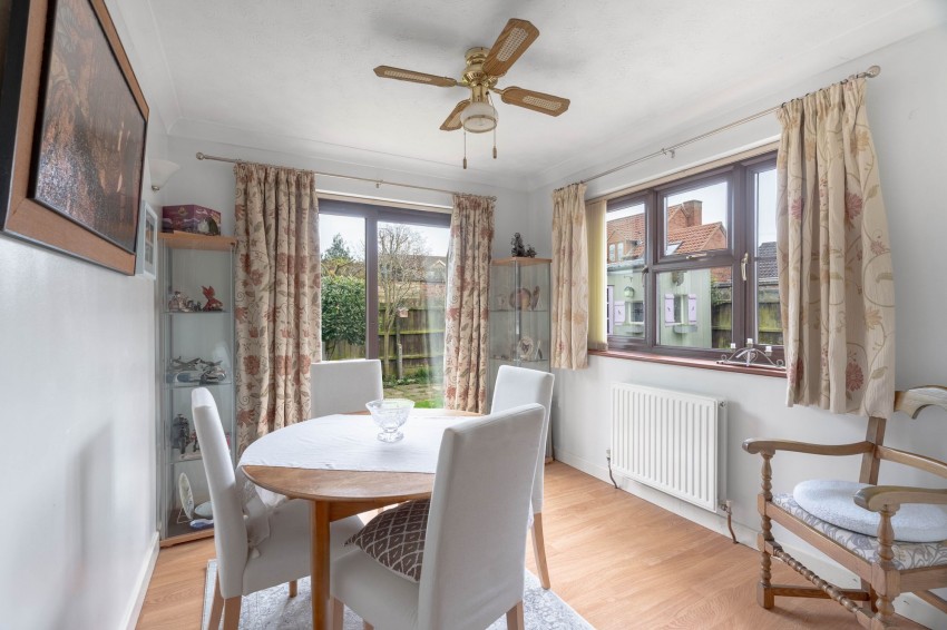 Images for Barns Close, Over, CB24 EAID:4037033056 BID:e9c2a2d5-4edb-4404-af16-967a1de68210