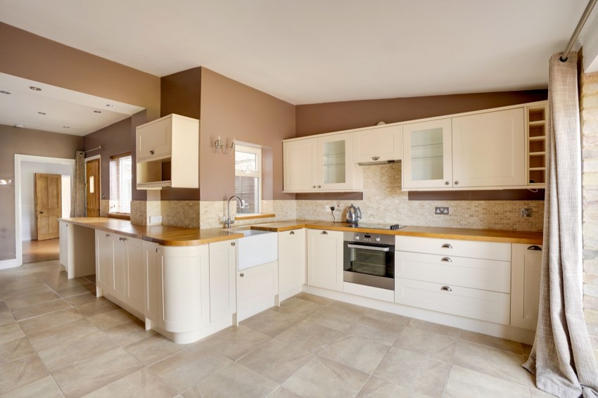 Images for Queen Street, Newmarket, CB8 EAID:4037033056 BID:e22d2fe2-cd8a-4ee5-877e-aff44adbf8aa