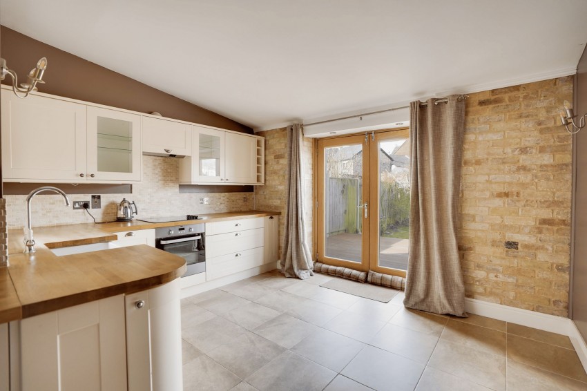 Images for Queen Street, Newmarket, CB8 EAID:4037033056 BID:e22d2fe2-cd8a-4ee5-877e-aff44adbf8aa