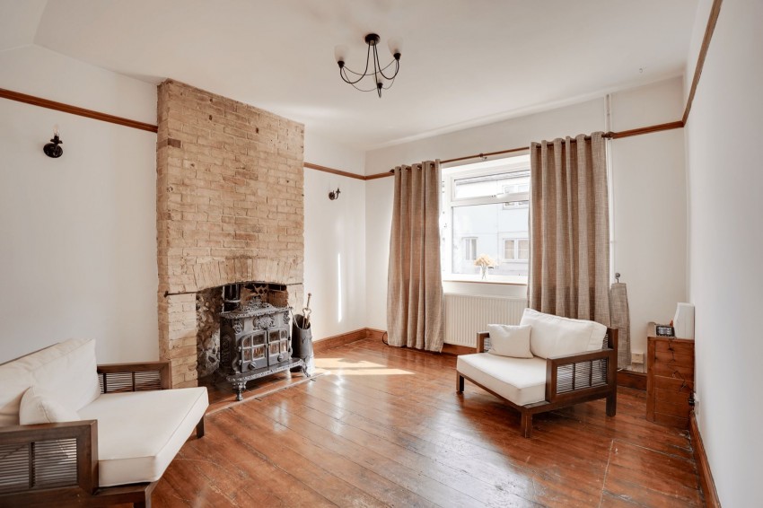Images for Queen Street, Newmarket, CB8 EAID:4037033056 BID:e22d2fe2-cd8a-4ee5-877e-aff44adbf8aa