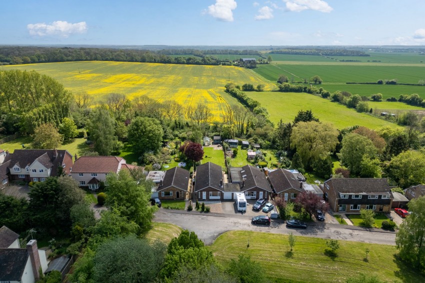 Images for Maypole Croft, West Wickham, CB21 EAID:4037033056 BID:2f5b1148-b901-4d34-9e72-64b6a96df570