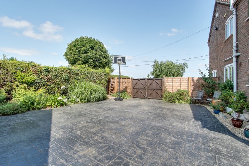 Images for 194 Small Lode, Upwell, PE14 EAID:4037033056 BID:1d497ef6-e698-4427-833a-3b42529ac059