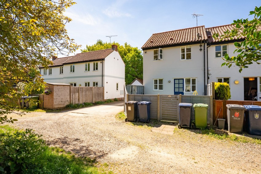 Images for Meadow Lane, Linton, CB21 EAID:4037033056 BID:2f5b1148-b901-4d34-9e72-64b6a96df570