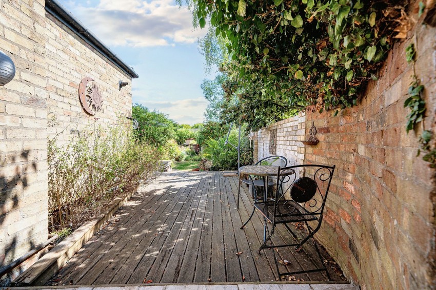 Images for High Street, Swavesey, CB24 EAID:4037033056 BID:e9c2a2d5-4edb-4404-af16-967a1de68210