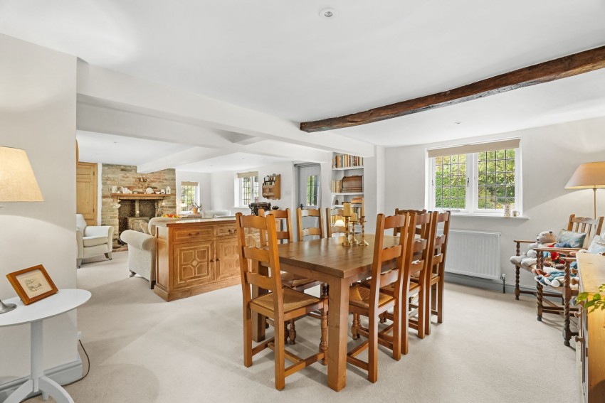Images for High Street, West Wratting, CB21 EAID:4037033056 BID:df7a2b8e-b283-433c-96bc-9990089caf32