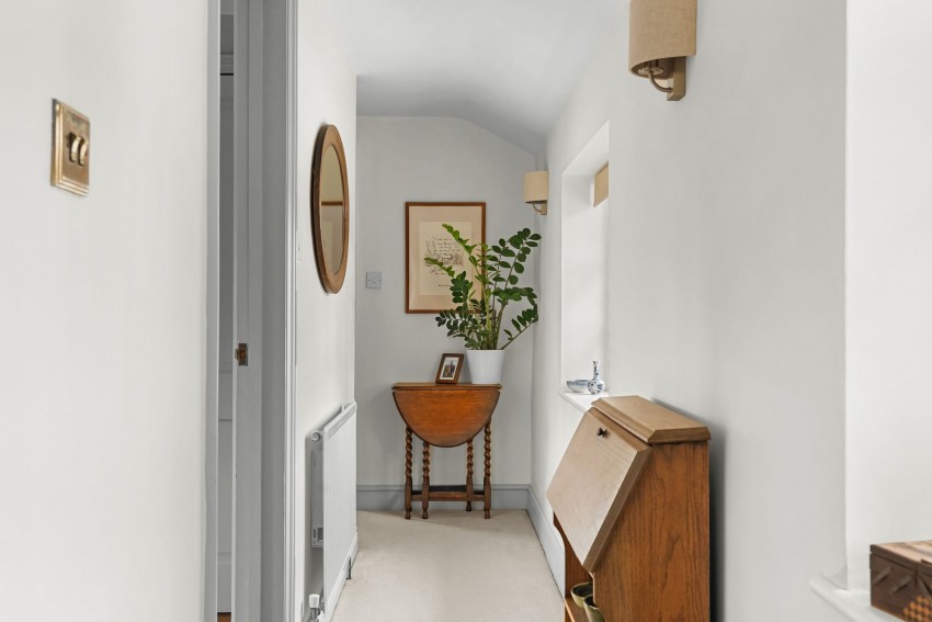 Images for High Street, West Wratting, CB21 EAID:4037033056 BID:df7a2b8e-b283-433c-96bc-9990089caf32
