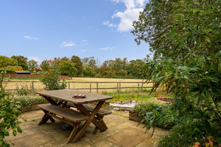 Images for High Street, West Wratting, CB21 EAID:4037033056 BID:df7a2b8e-b283-433c-96bc-9990089caf32