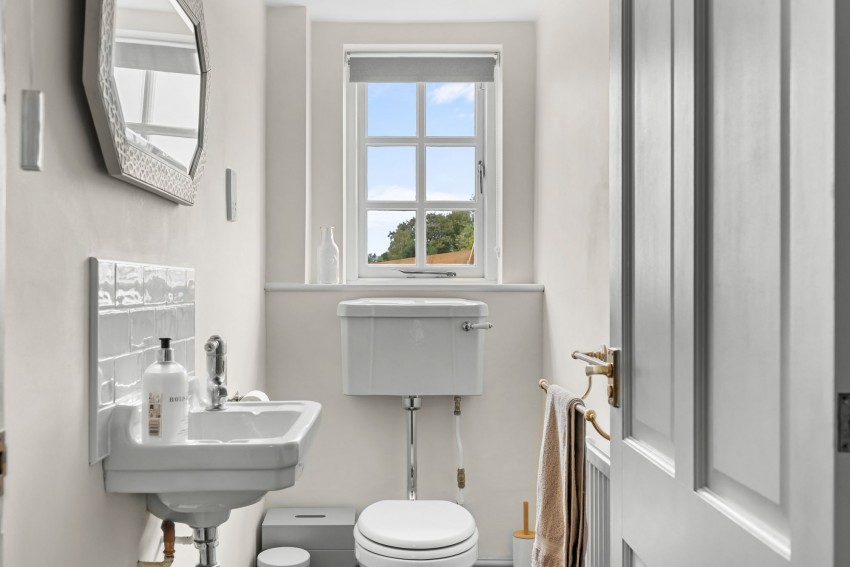Images for High Street, West Wratting, CB21 EAID:4037033056 BID:df7a2b8e-b283-433c-96bc-9990089caf32