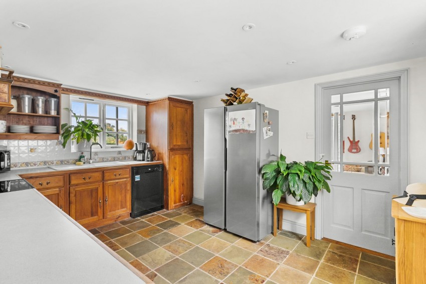 Images for High Street, West Wratting, CB21 EAID:4037033056 BID:df7a2b8e-b283-433c-96bc-9990089caf32